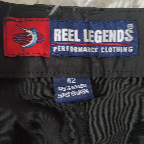Reel Legends Performance Clothing Cargo Shorts - Picture 2 of 6